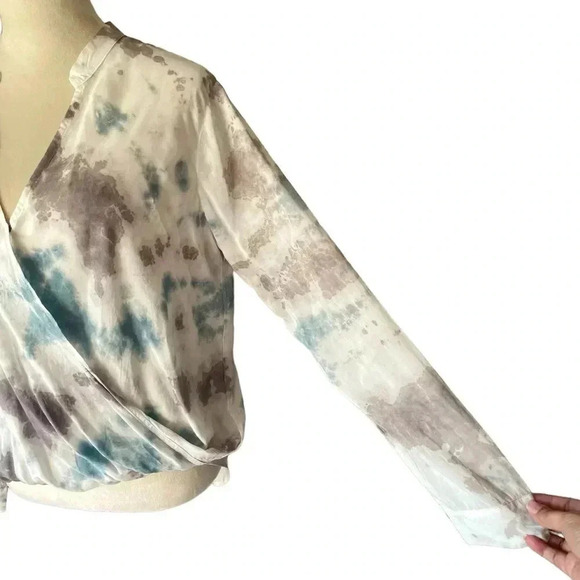 Splendid Tie Dye Long Sleeve Blue Lavender Gray Crossover Blouse Women Top Sz S - Picture 6 of 8
